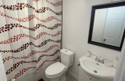 Midtown Toronto Apartment | Private bedroom 4A w/private bathroom/work desk/WI-FI