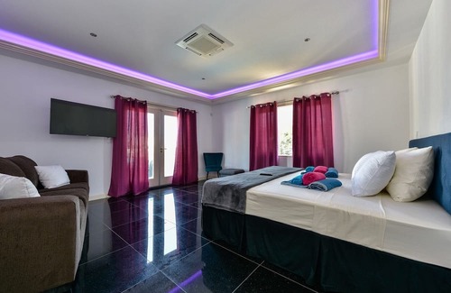 Koyari Villa | 8 bedroom family friendly villa equipped for big & small groups, and its minutes