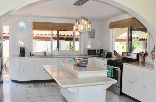 Malmok Villa | Great Location, Pool, Walk to the Beach, Best Snorkeling, Perfect for Families