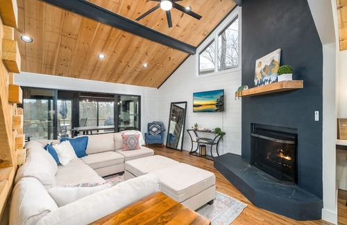Blue Ridge House | All Decked Out Lake House