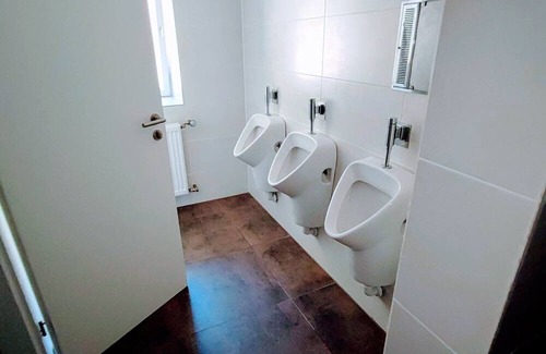Hundsbach House | single room with shared bathroom and kitchen