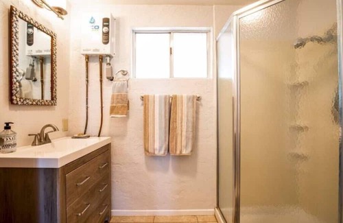 Wonder Valley Cabin | Secluded JT Desert Cabin w/Mt View/Hot tub/Stars & Outdoor Shower. Fenced/dogs!