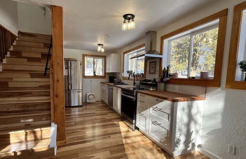 Black Hawk House | Cozy Summer Rentals w/ Mountain Views