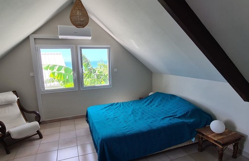 Sainte-Clotilde House | Kaz Strelitzia