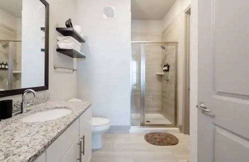 Lindridge-Martin Manor Apartment | Modern Buckhead condo