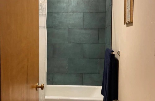 Butte Apartment | Clean and Cozy Westside Stay
