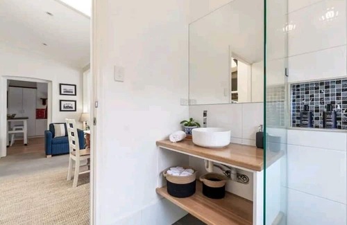 Angaston House | Chilli's Cottage: Entire pet friendly home in the Barossa Valley