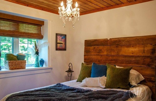 Huntsville House | 110 Peninsula Lake Su