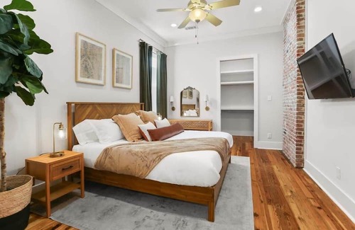 West Riverside House | Beautiful 3 bed 2 bath Home in Uptown New Orleans