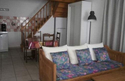 Berre-l'Etang Apartment | Studio Situé en Bordure D'étang et en Plein Coeur de la Provence