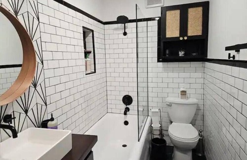 East Village Condo | Oceana's Luxury Beach Suite + Private Parking