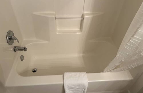 Troy Apartment | T-R-O-Y location! 2 bed 2 bath!