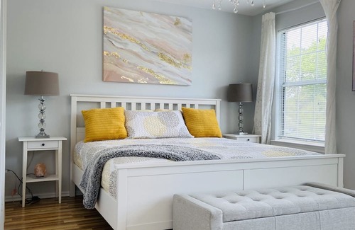 Mays Landing House | Upscale Town Home