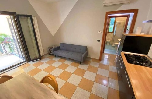 Lambrate Apartment | Conte Rosso House with double terrace in Lambrate