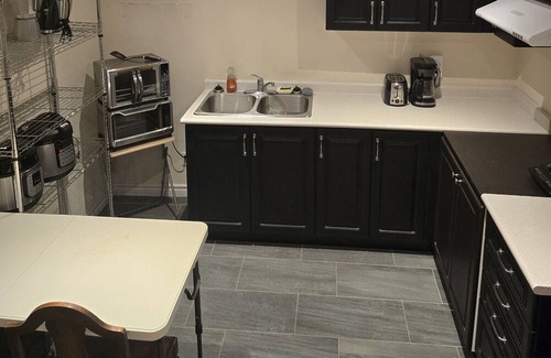 York Regional Municipality Apartment | King Size Bed , Minutes away from everything!