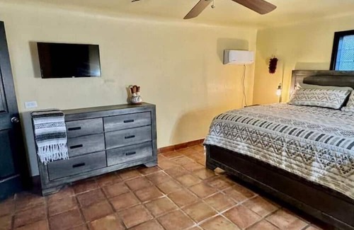 Truth or Consequences House | Oasis Motel- King Bed - Room 6