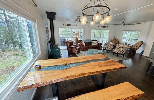 Lakehead-Lakeshore House | Cute Lakefront & Riverfront Home, Sleeps 8 - Shasta Lakeshore Retreat #11