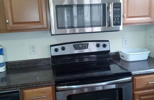 Niskayuna Apartment | 1 bedroom with free parking