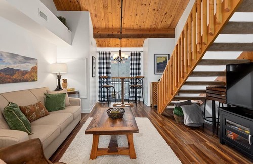 Wintergreen Condo | Mountain Inn Lodge 55 with Wintergreen Advantage