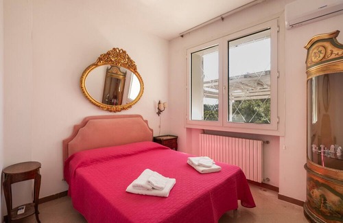 Punta Prosciutto Apartment | Apartment 'Villa Ada Rosa' with Private Terrace, Wi-Fi and Air Conditioning