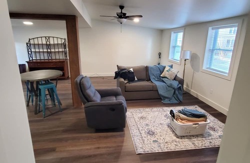 South Paris Apartment | New 1 Bedroom in town. Close to ski resorts & casino.