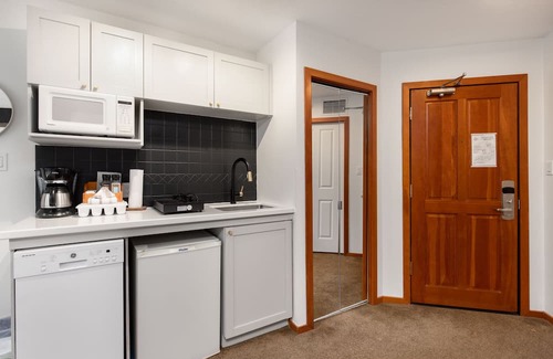 Whistler Cay Heights Apartment | Hotel suite with AC, pool, & hot tub steps away from enchanting Whistler