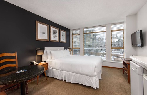 Whistler Cay Heights Apartment | Hotel suite with AC, pool, & hot tub steps away from enchanting Whistler