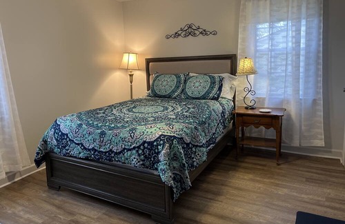 Travelers Rest House | House in the country but close to town