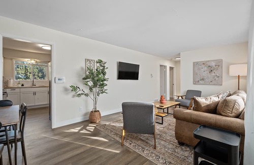 Iowa City House | cozy, convenient, close to UIHC!