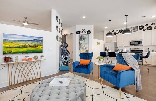 Rolling Mill Hill Apartment | Groovy Nashville: Parking, Pool, Gym, Terrace. So close to Broadway & Downtown!