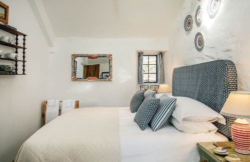 Pentrefelin Cottage | New! Charming, One Bedroom 17th Century Cottage with large gardens near Beaches