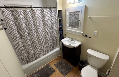 West Allis Apartment | Home in the Heart of West Allis