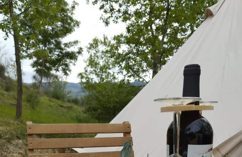 Arpino House | 12 m2 tent equipped with a comfortable French double bed, with an internal space to relax in. The ex