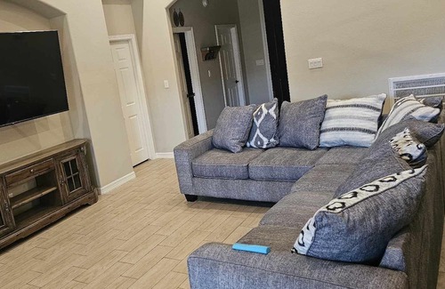 San Juan House | 3 bdr 2 bath open concept home.