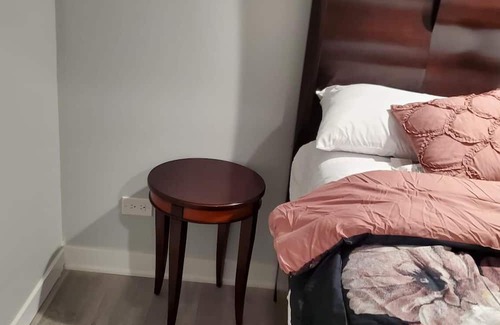West Pullman House | Cozy 1-bedroom house in charming Chicago with WiFi, AC