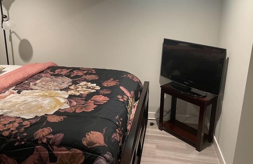 West Pullman House | Cozy 1-bedroom house in charming Chicago with WiFi, AC