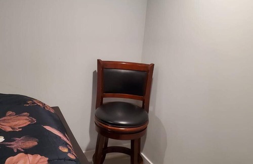 West Pullman House | Cozy 1-bedroom house in charming Chicago with WiFi, AC