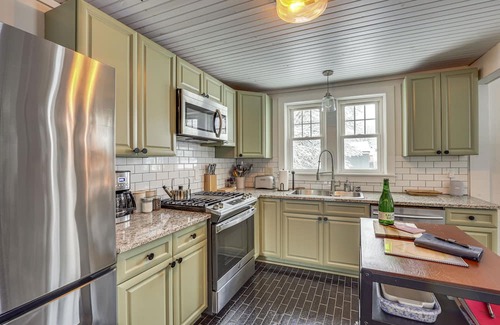 Livingston Manor House | Serene Livingston Manor Retreat w/ Private Hot Tub
