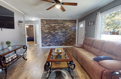Columbia House | Home in Columbia, 5 miles from downtown