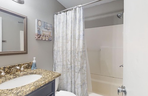 Columbia House | Home in Columbia, 5 miles from downtown