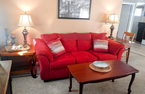 Skaneateles Apartment | Cozy Skaneateles 1BDR/1Bath Apartment just steps away from the amazing Village.