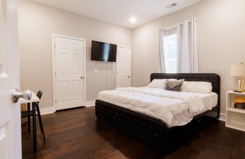 Lithonia House | Incredible King Bed Room/Private Entry & Bathroom