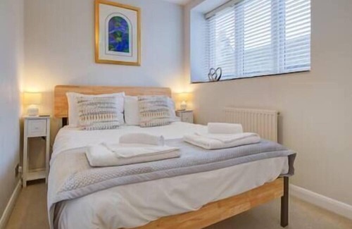 Stamford House | Central Retreat: 2-Bed, Exposed Beams