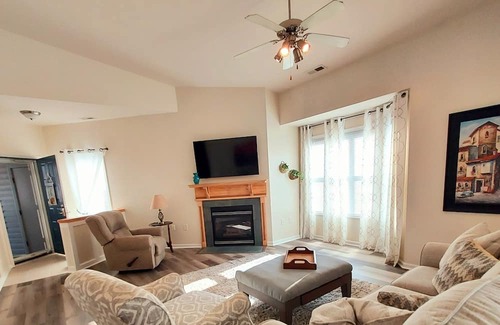 Greenville Condo | Cozy, light-filled fully furnished condo with pool.