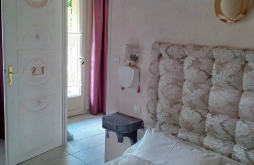 Pont-Melvez Bed & Breakfast | La Suite Confort, Demeure de la Vendémière, Dans les Côtes D'armor en Bretagne