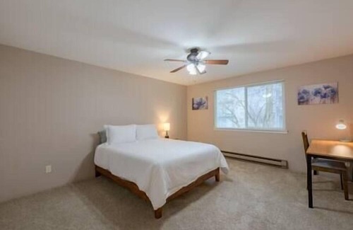 West End House | 2BR | Tacoma | Central | Cozy
