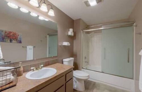 West End House | 2BR | Tacoma | Central | Cozy