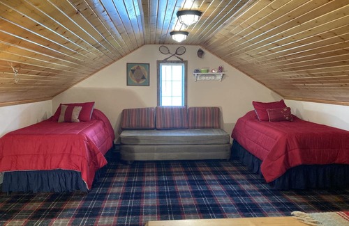 Havana Cabin | Family-friendly 2-bedroom cabin on Matanzas Beach, Havana with WiFi, AC