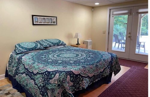 Semora House | Lakefront with Pool-Ideal getaway for family, friends or co-workers