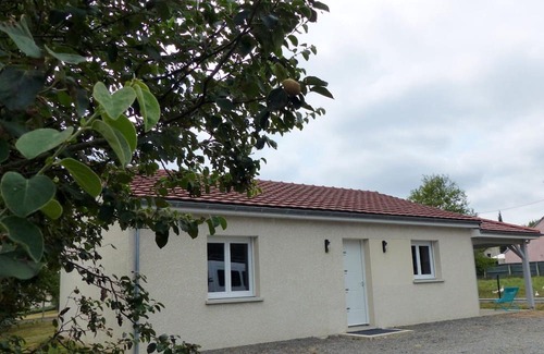 Saint-Remy-en-Rollat Cottage | Gite Saint-Rémy-en-Rollat, 2 bedrooms, 4 persons